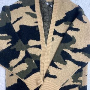 White Birch Women’s Oversized Camouflaged Cozy Warm Cardigan Size M